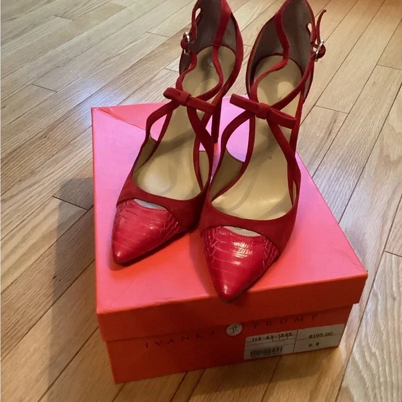 Red Leather Shoes, Pointy toe, bow, adjustable strap, size 6, fits like 6.5-7 - Picture 4 of 14